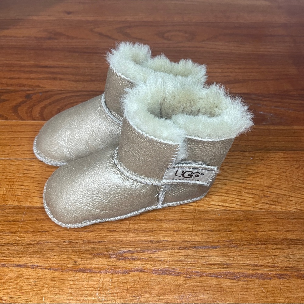UGG Australia Baby Metallic Gold Sherpa Booties Size L (18-24M / 6-7) Soft Sole